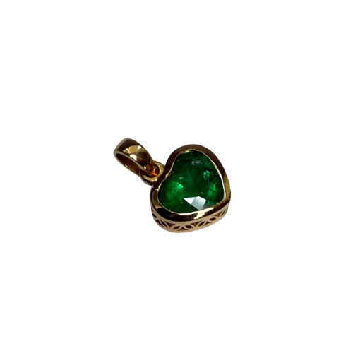 Dije de Esmeralda Natural corte Corazón – Oro 18K | Hecho a Mano en Colombia | Certificado Incluido