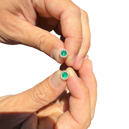 Aretes de Esmeralda y Diamantes en Oro 18K – Diseño Clásico Redondo | Certificado | Hechos a Mano en Colombia