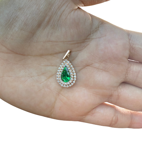 Dije Lágrima de Esmeralda Intensa con Doble Halo de Diamantes – Oro Rosa 18K | Hecho a Mano en Colombia | Joya de Alta Gama  |  Certificado incluido