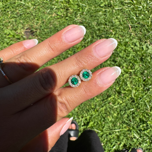 Aretes de Esmeralda y Diamantes en Oro 18K – Diseño Clásico Redondo | Certificado | Hechos a Mano en Colombia