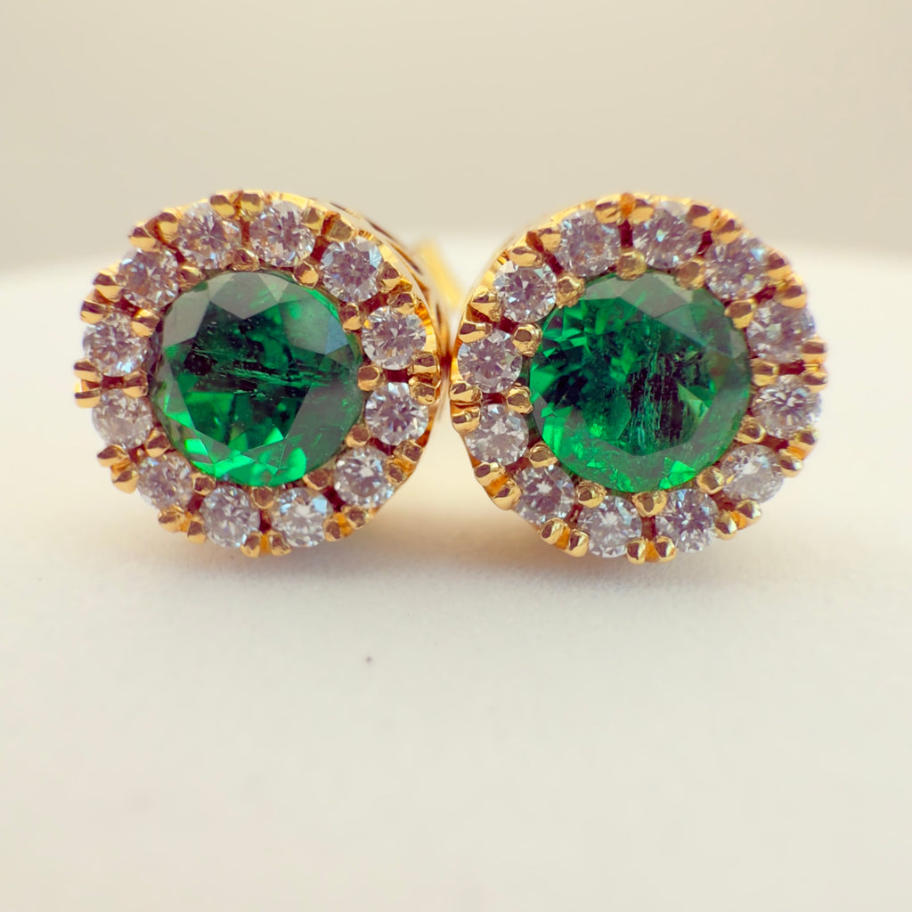 Aretes de Esmeralda y Diamantes en Oro 18K – Diseño Clásico Redondo | Certificado | Hechos a Mano en Colombia