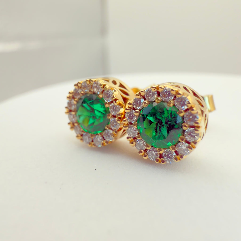 Aretes de Esmeralda y Diamantes en Oro 18K – Diseño Clásico Redondo | Certificado | Hechos a Mano en Colombia